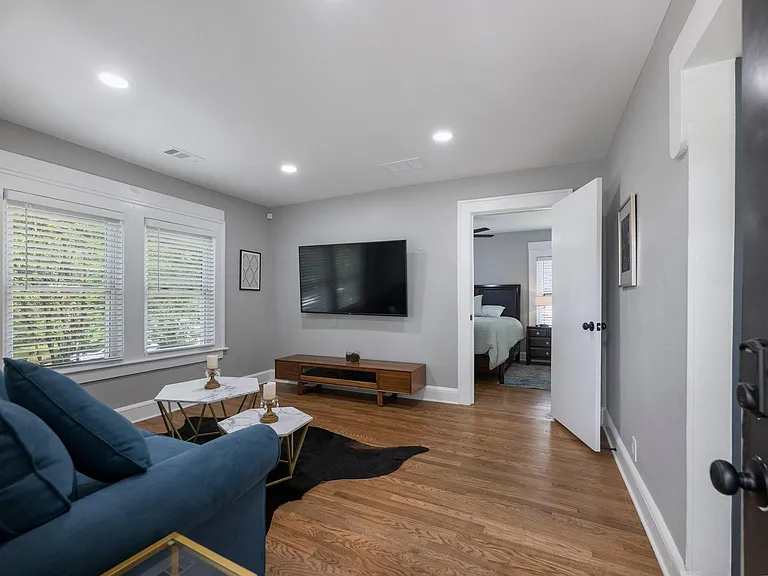 1658 Langston Ave SW #B — Photo 1