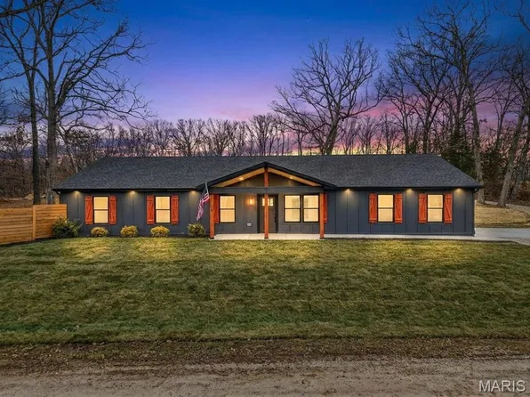 131 Great Oaks Dr, Wright City, MO 63390