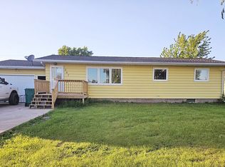 267 2nd St N, Carrington, ND 58421