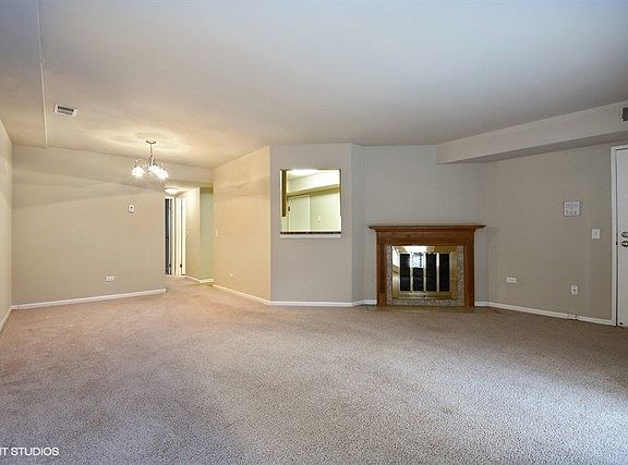 3rd image of 1069 Atlantic Ave APT A