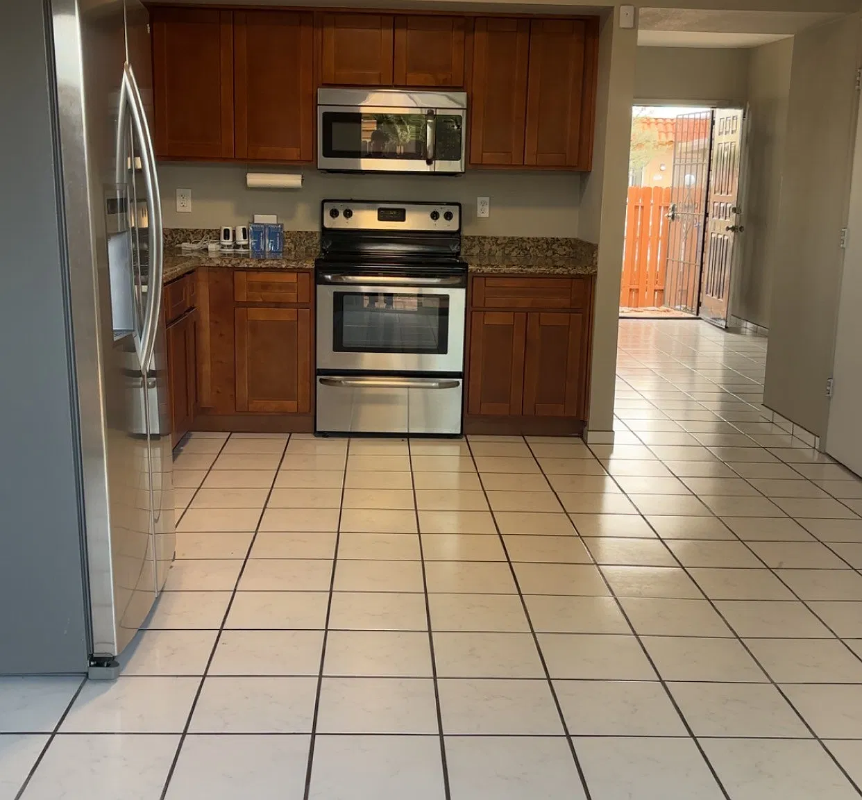3 bed, 1260 sqft, $1,600 — Photo 3