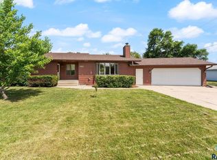 720 N Beach Ave, Dell Rapids, SD 57022