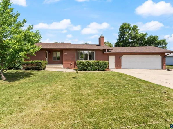 720 N Beach Ave, Dell Rapids, SD 57022