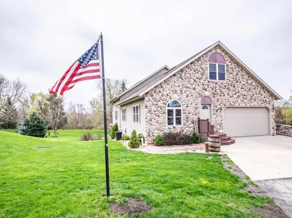 3820 Mayfield ROAD, Jackson, WI 53037