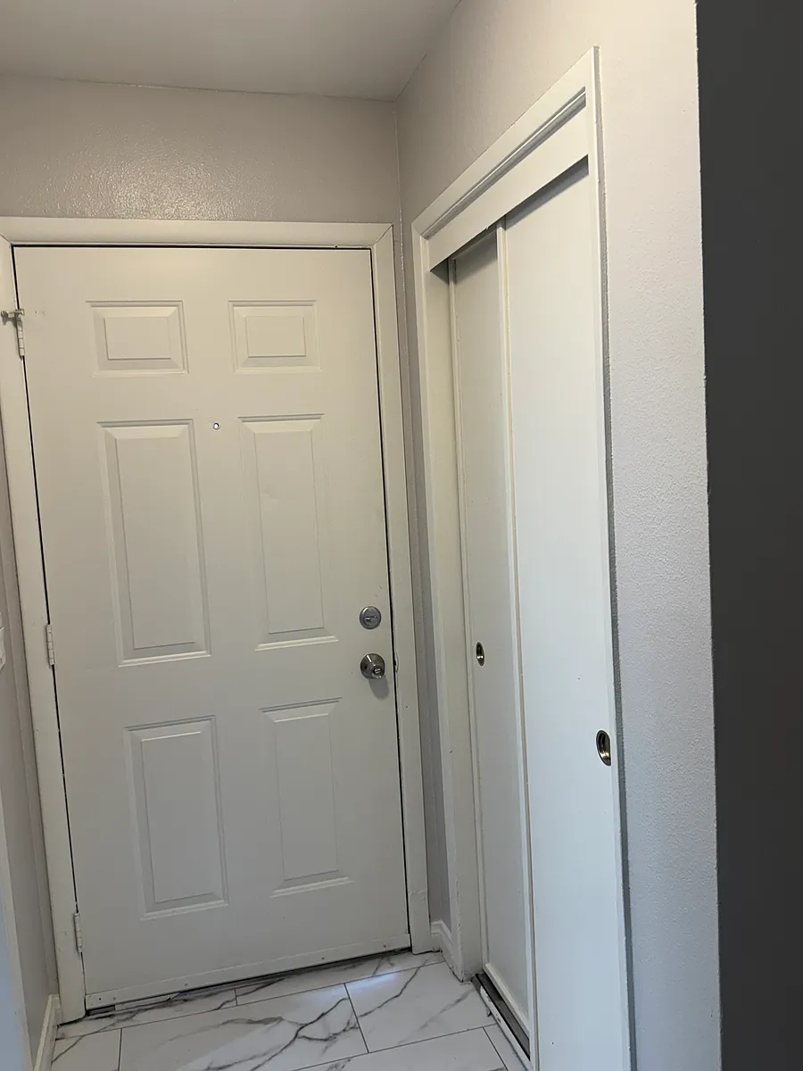 Building Photo - 3412 Miramar Dr