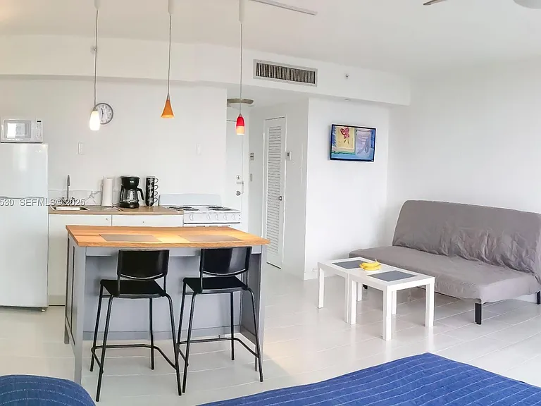 1720 Harrison St #10F — Photo 2
