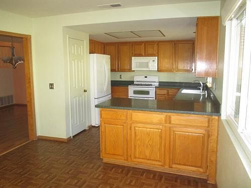 2nd image of 2431 Heatherwood Ct