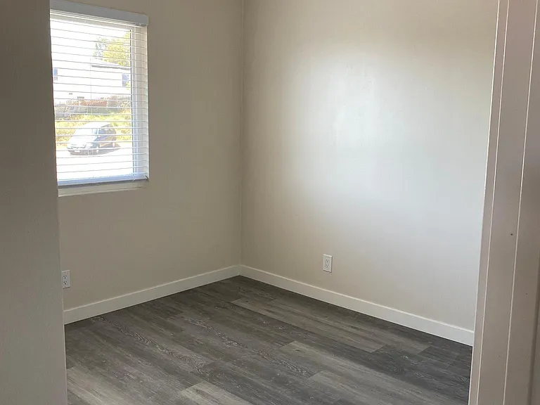 2813 Menlo Ave — Photo 16