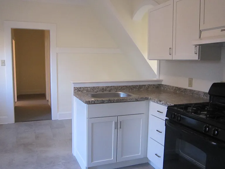 901 Western Ave #3 — Photo 6
