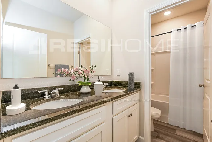 8073 Patagonia Dr — Photo 12