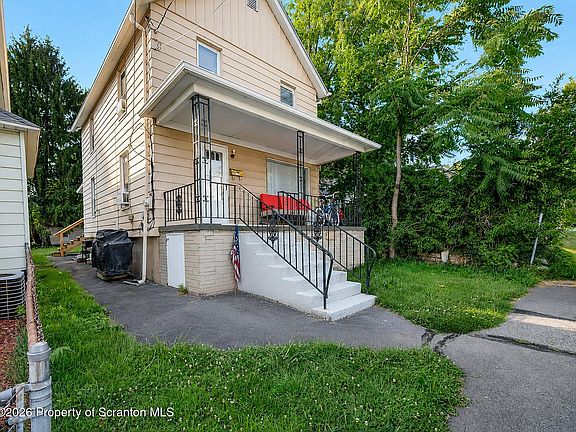 2nd image of 2129 Ballau Ave