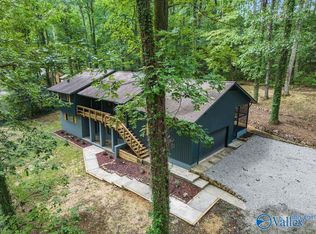 153 Autumnwood Trl, Decatur, AL 35603