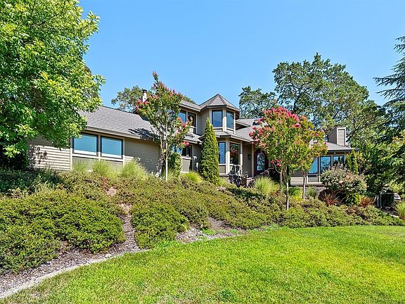 4th image of 4729 Woodview Drive