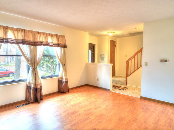 4th image of 2418 Bentree Ct