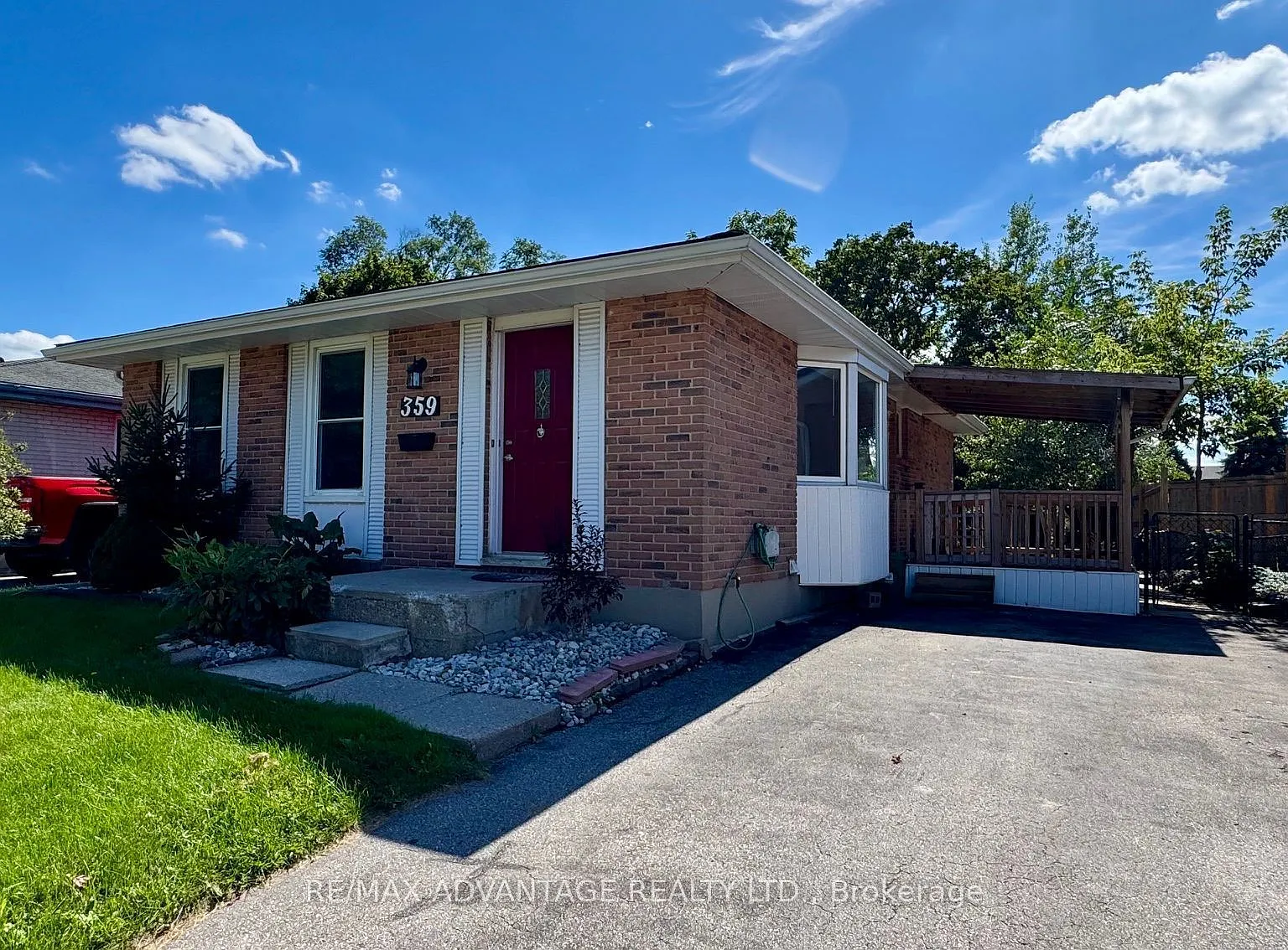 4 bed, $2,600 — Photo 1