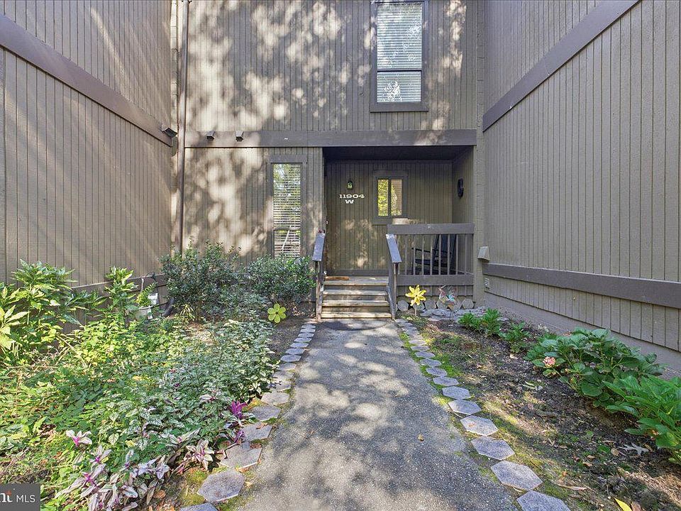 1st image of 11904 W Briar Patch Dr