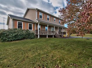 306 Stanchion Dr, Stroudsburg, PA 18360