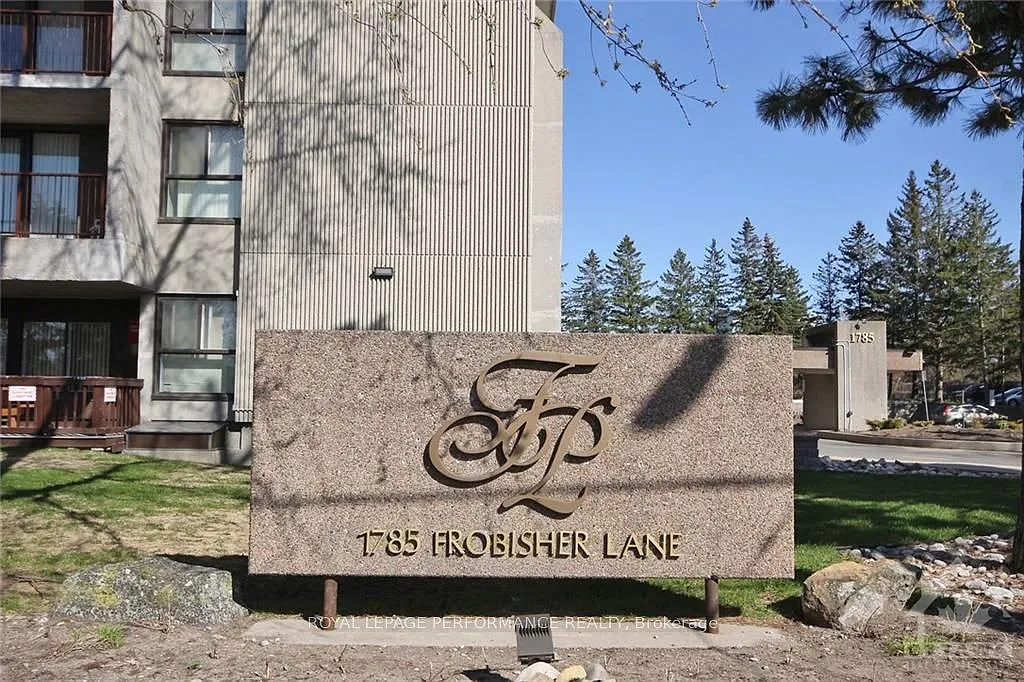 2 bed, $2,550 — Photo 1