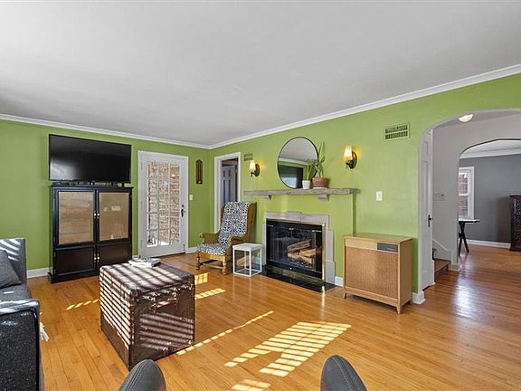 5th image of 7920 Ward Parkway Pl