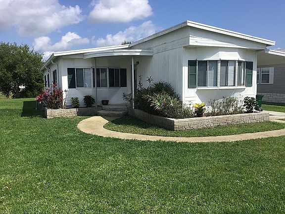 2nd image of 1169 Barefoot Cir