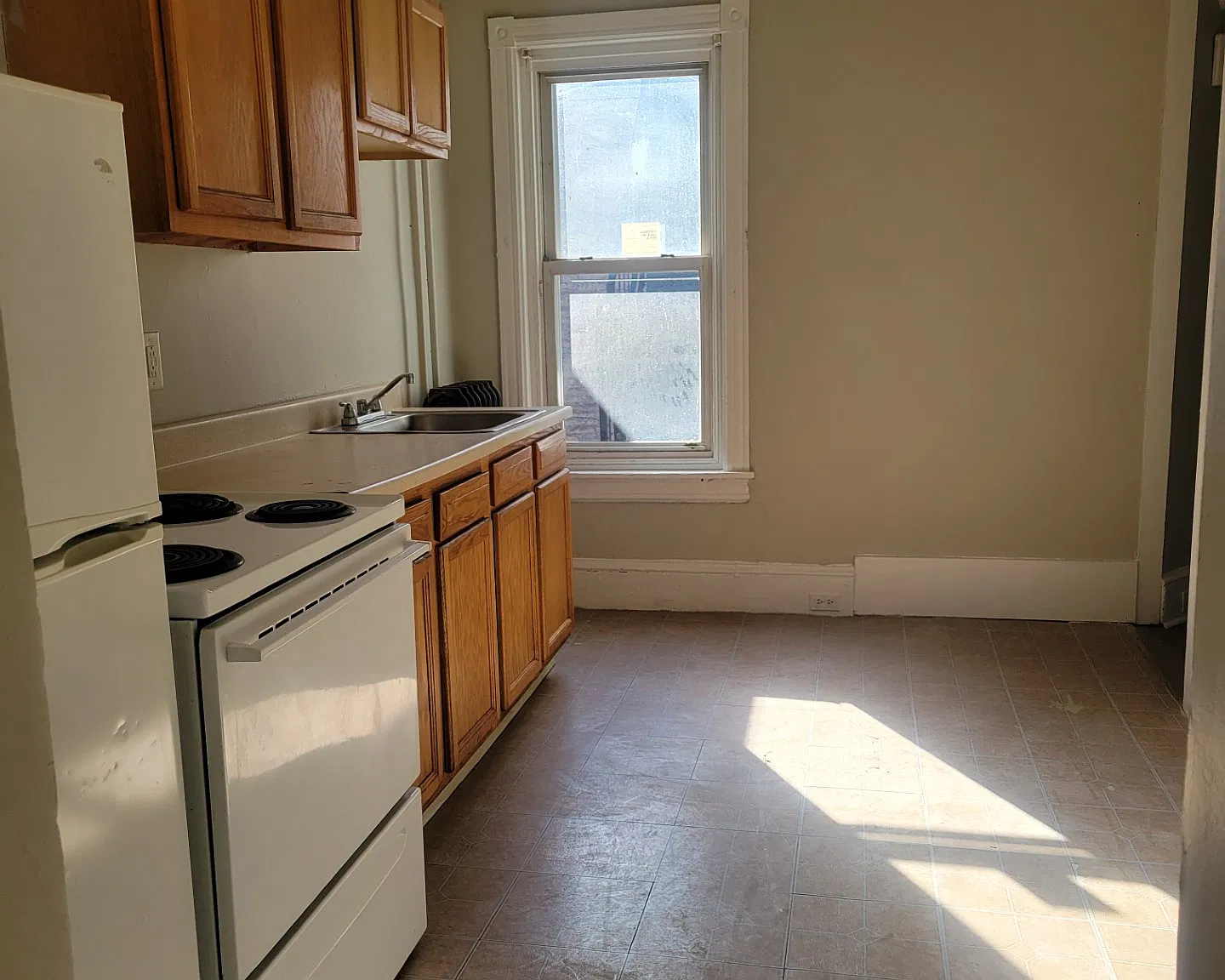2 bed, 500 sqft, $1,045 — Photo 1