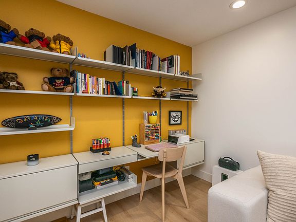 4th image of 727 Sapphire St Unit 314