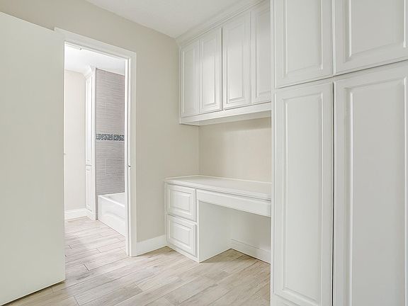 4th image of 1812 Winchester Way