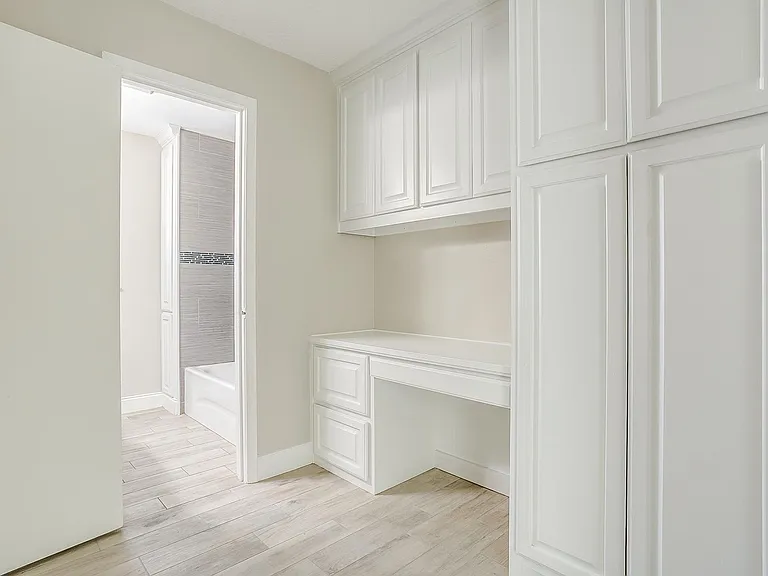 1812 Winchester Way — Photo 4