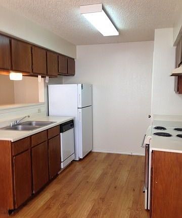 3rd image of 14439 Woods Hole Dr
