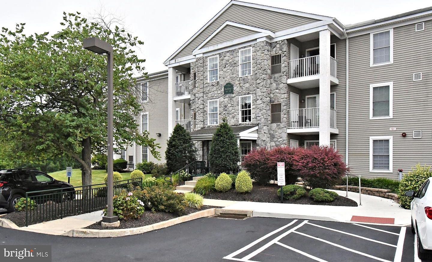 122 Brandon Rd W