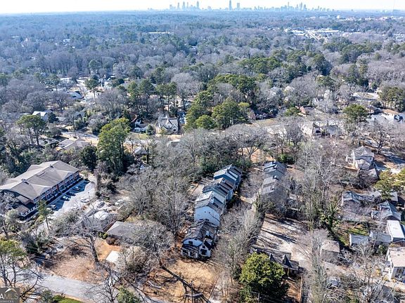 5th image of 2413 Charleston Oaks Ln