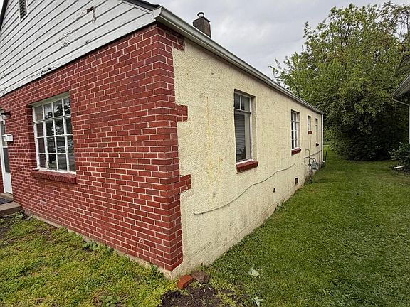 4th image of 56 Broadlawn Ave