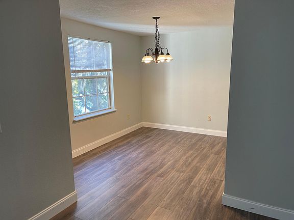 4th image of 3910 Versailles Dr #A