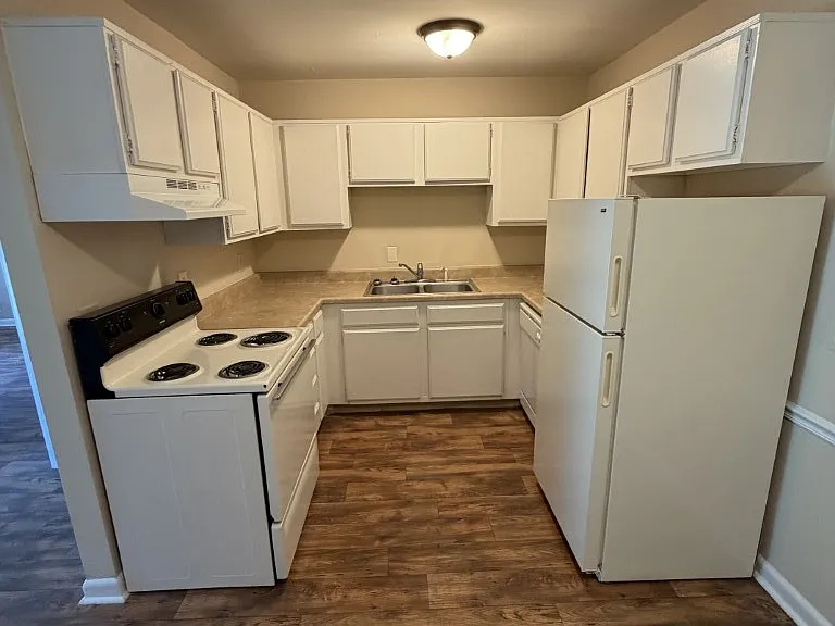 1418 E Main St #D33 — Photo 5