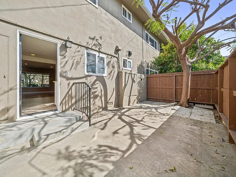 1400 Haven Pl — Photo 12