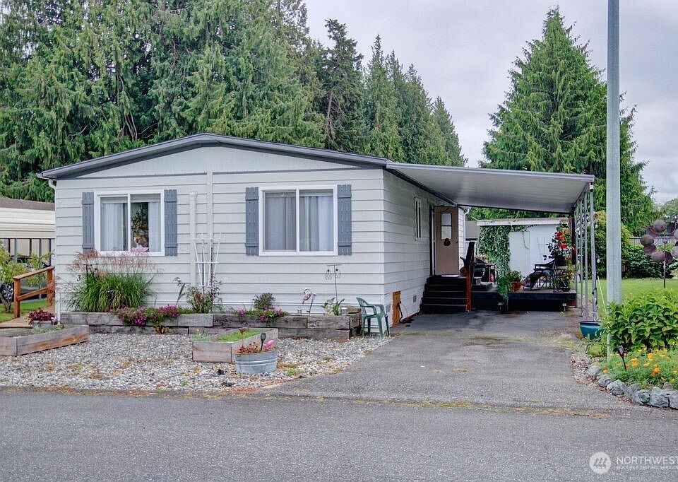 1st image of 920 Maple Lane #3