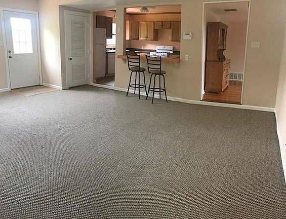 5th image of 303 Denton Dr