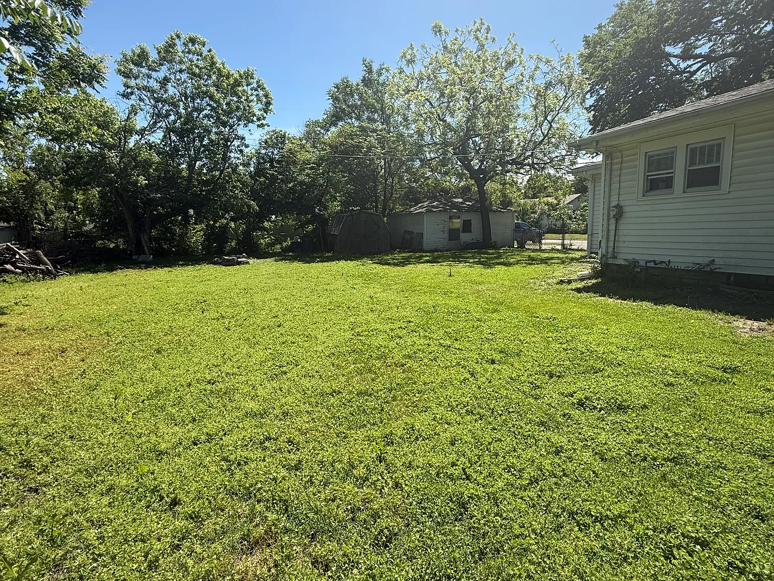 302 N Edwards Ave — Photo 4