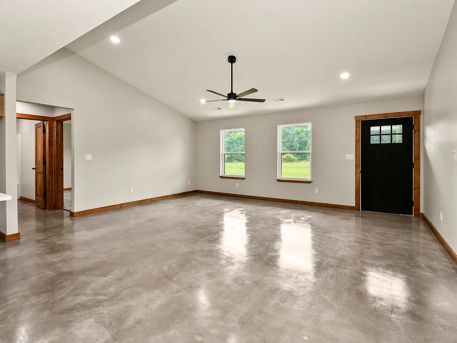 3 bed, 1560 sqft, $1,700 — Photo 4