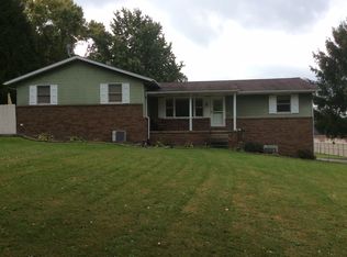 3424 Lake Center St NW, Uniontown, OH 44685