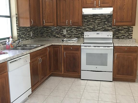 2nd image of 752 Caribou Dr