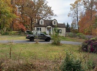 8207 Legion Dr, Lorton, VA 22079