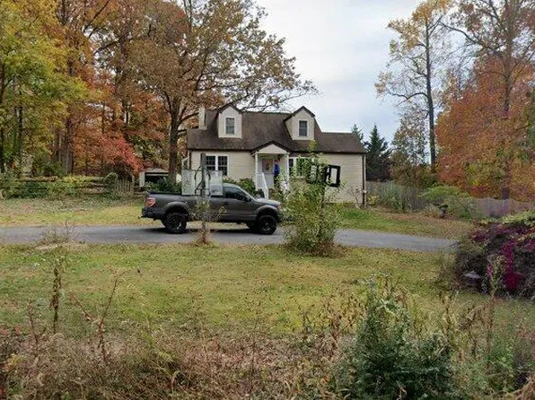 8207 Legion Dr, Lorton, VA 22079