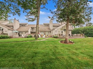 1011 Beach Rd #10, Harbor Springs, MI 49740