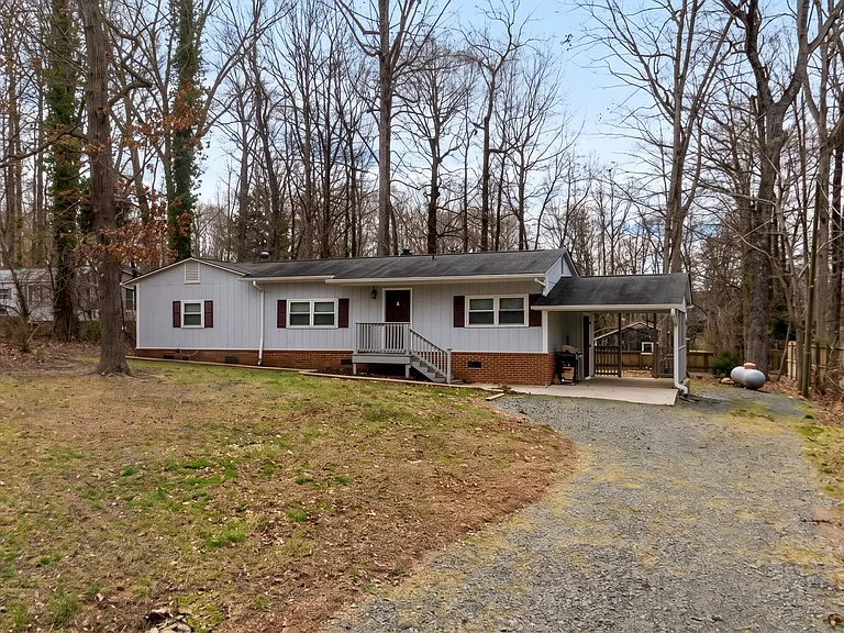 301 Epperson Dr — Photo 1