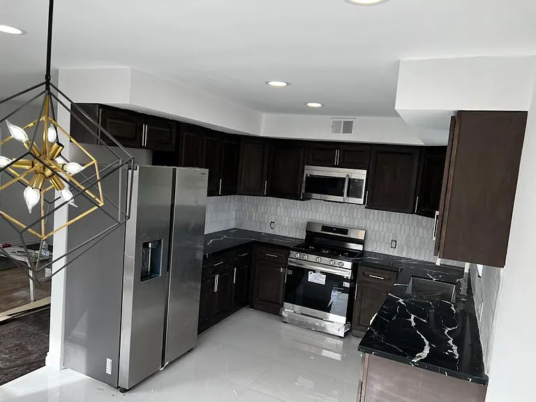 7705 Romaine St #4 — Photo 3