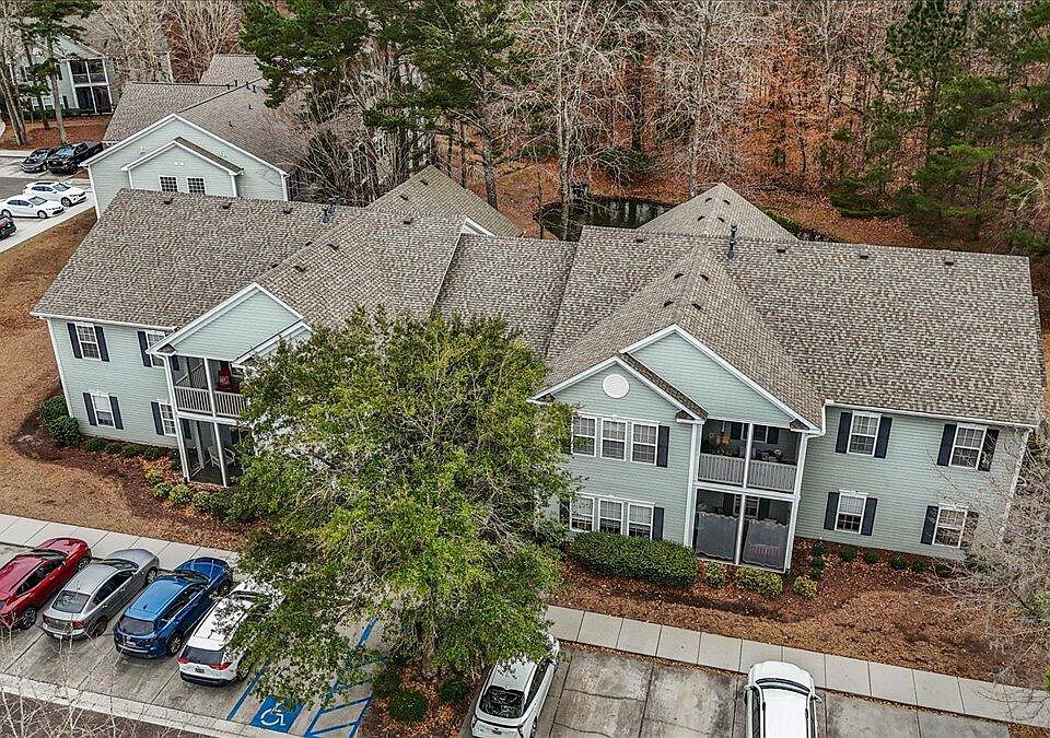 1st image of 806 E Marymont Ln