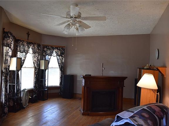 5th image of 519 2nd St