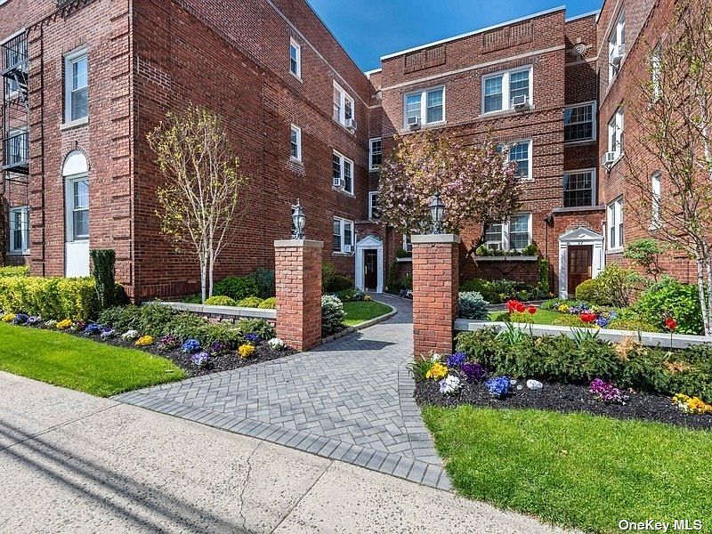 17 Gaynor Ave APT 3A, Manhasset, NY 11030 MLS 3382476 Zillow
