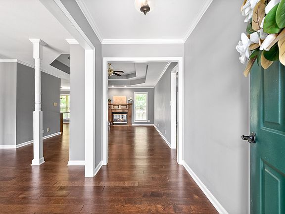 4th image of 2109 Karen Ct